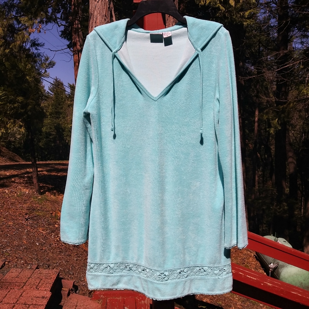 Swimsuit cover.Stretchy,lace trim.Hood